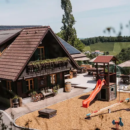 Homestay Weingut Pugl *