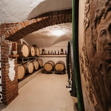 Homestay Weingut Pugl *