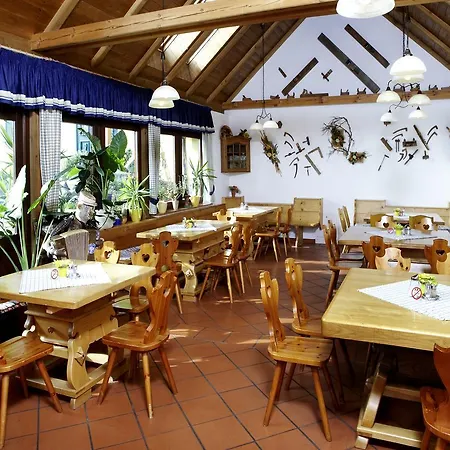 ホームステイ Weingut Pugl